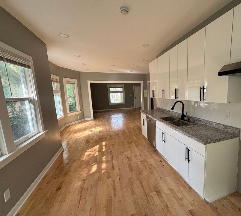 2434 N Logan Ave in Minneapolis, MN - Building Photo