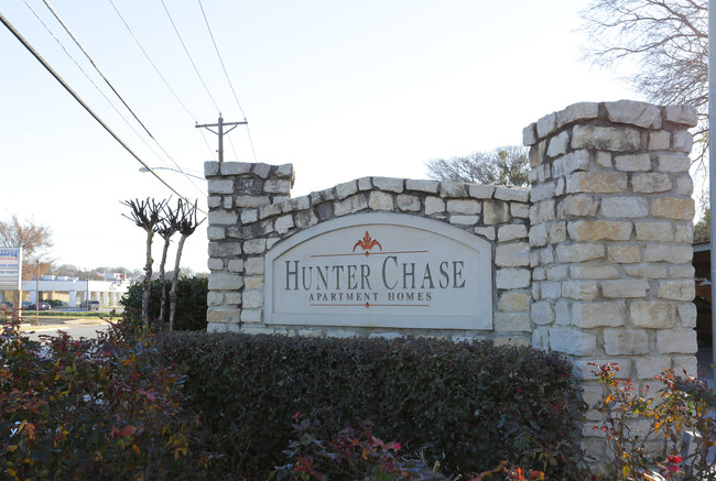 Hunter Chase in Hurst, TX - Foto de edificio - Building Photo