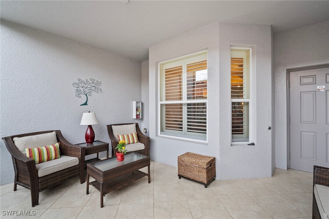 10342 Heritage Bay Blvd in Naples, FL - Foto de edificio