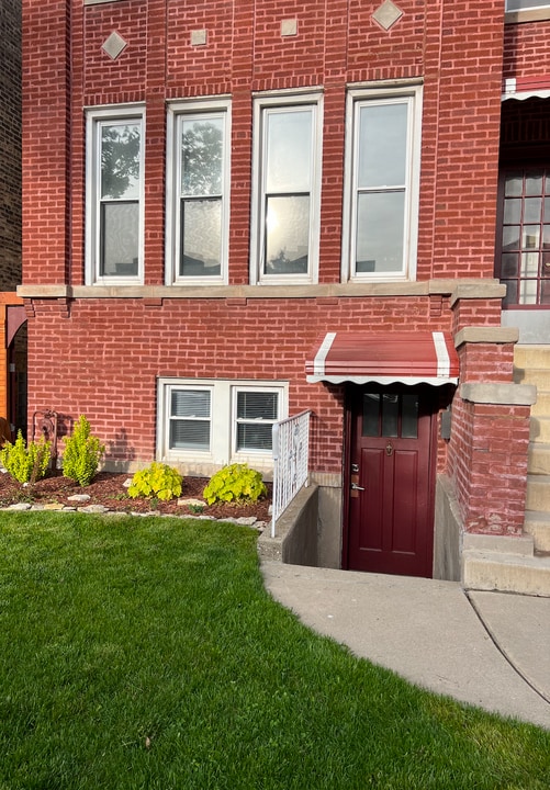 4025 N Lavergne Ave in Chicago, IL - Foto de edificio