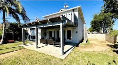11472 Banner Ave in Garden Grove, CA - Foto de edificio - Building Photo