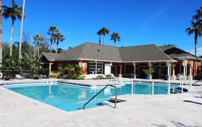 1950 Summer Club Dr in Oviedo, FL - Building Photo - Building Photo