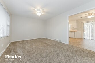 8607 Elm Ave in Raytown, MO - Building Photo - Building Photo