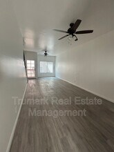 1122 E Elk Ave in Glendale, CA - Building Photo - Building Photo