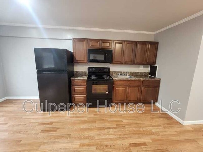 2854 W Sylvania Ave in Toledo, OH - Building Photo - Building Photo