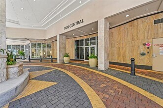 100 Central Ave in Sarasota, FL - Building Photo - Building Photo