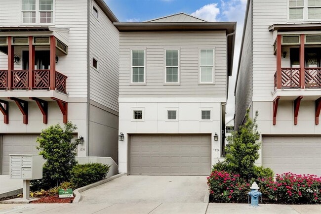 property at 1229 W 15th 1/2 St