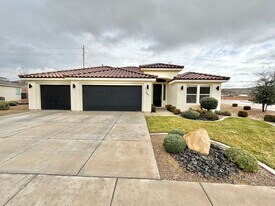 541 Balancing Rock Dr in Washington, UT - Building Photo