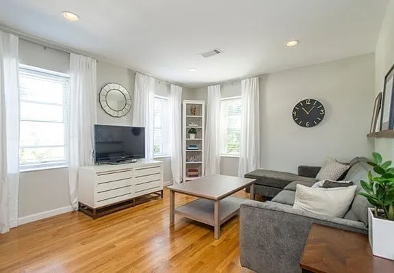 416 Medford St in Boston, MA - Building Photo