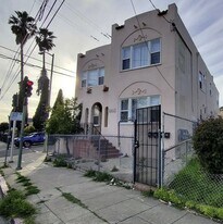 2401 14th Ave in Oakland, CA - Building Photo