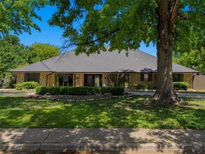 3025 Pine Ridge Rd in Oklahoma City, OK - Building Photo - Building Photo