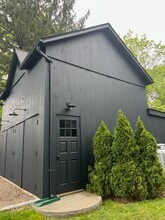 102 Mansfield Ave in Darien, CT - Building Photo - Building Photo