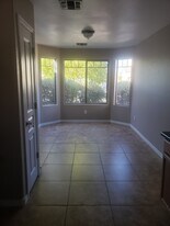 743 E Wolf Hollow Dr in Casa Grande, AZ - Building Photo