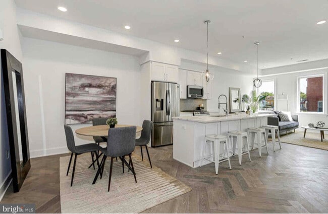 838 Varnum St NW, Unit 2 in Washington, DC - Foto de edificio - Building Photo