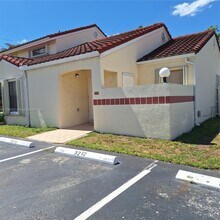 3214 San Remo Cir in Homestead, FL - Building Photo - Building Photo