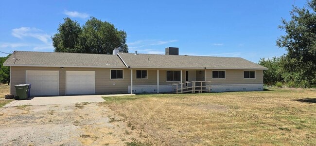 property at 439 Roscoe Rd