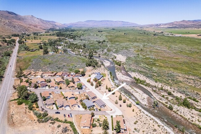 108925 Hwy 395 in Coleville, CA - Building Photo - Building Photo