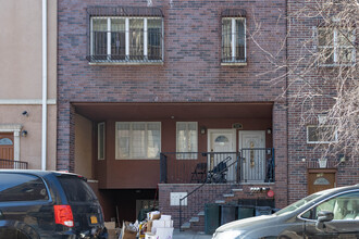 788 Kent Ave in Brooklyn, NY - Building Photo - Building Photo