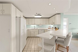 1 Marina Dr in St. Simons Island, GA - Building Photo - Building Photo