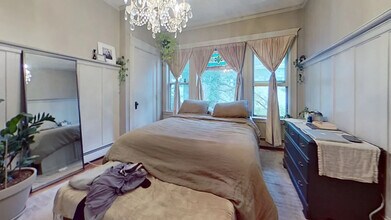169 Tremont St, Unit 2 in Newton, MA - Foto de edificio - Building Photo