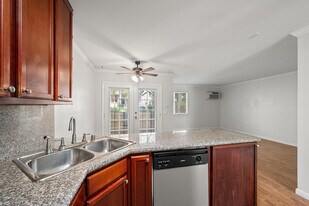 1280 W Main St in El Cajon, CA - Building Photo