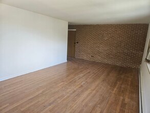 2727 Central St in Evanston, IL - Building Photo - Building Photo