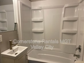 208 5th Ave SW in Valley City, ND - Building Photo - Building Photo