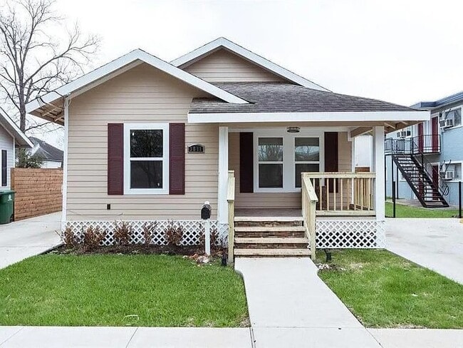 property at 3811 Fox St