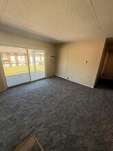 7431 Hazelcrest Dr, Unit E in Hazelwood, MO - Building Photo - Building Photo