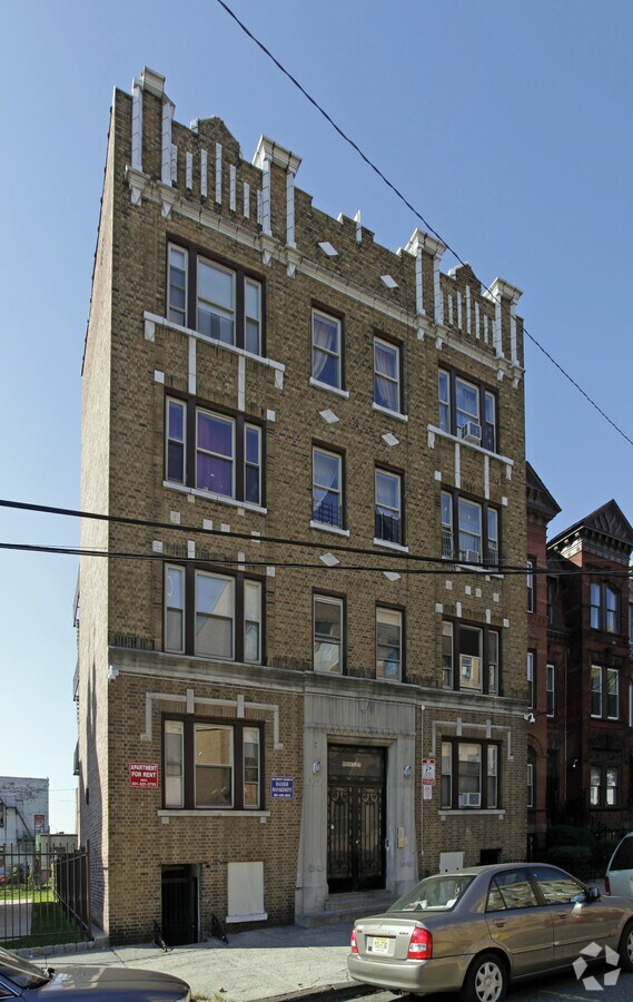 9 Bentley Ave Rentals in Jersey City, NJ