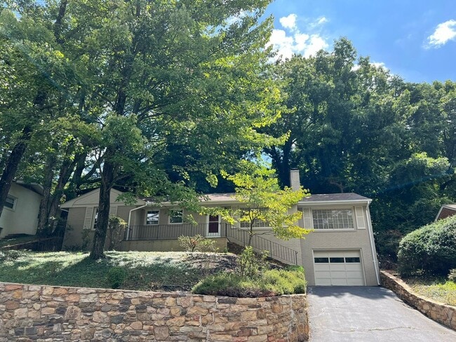 property at 3120 Stoneridge Rd SW