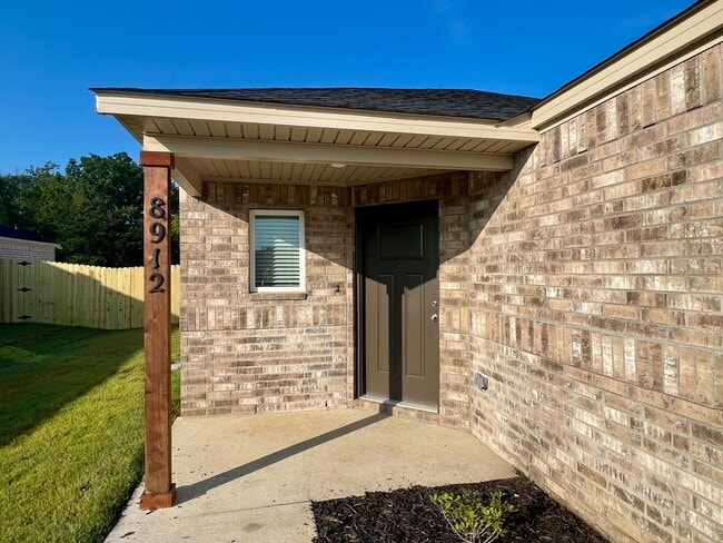 property at 8912 Preston Ct