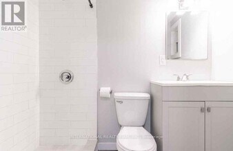 349 Hamilton Rd in London, ON - Building Photo - Building Photo