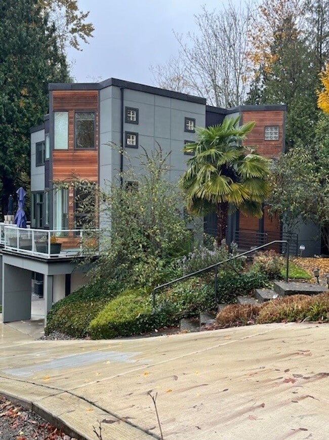 property at 9425 110th Pl NE