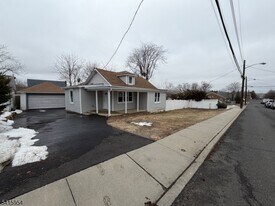 37 Quaid St in Sayreville, NJ - Building Photo