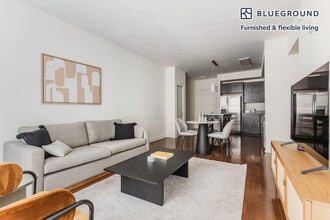 4918 St Elmo Ave in Bethesda, MD - Foto de edificio - Building Photo