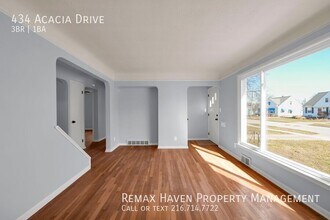 434 Acacia Dr in Willowick, OH - Building Photo - Building Photo