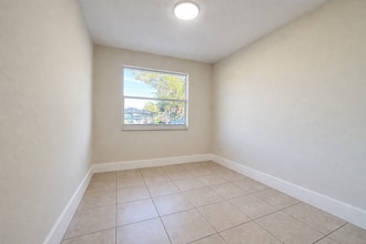 704-708-708 Karlov St in Ft. Myers, FL - Foto de edificio - Building Photo