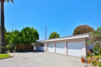 Stewart in Downey, CA - Building Photo - Building Photo