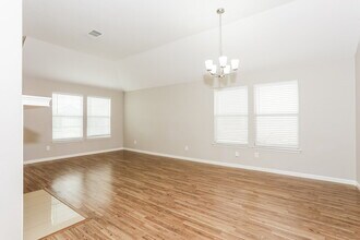 327 Tioga Dr in Arlington, TX - Building Photo - Building Photo