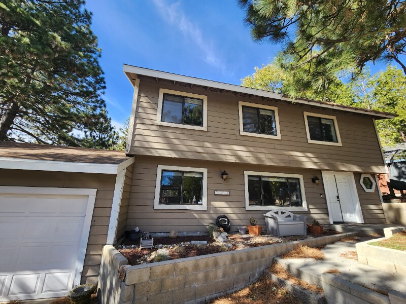 30846 Live Oak Dr in Running Springs, CA - Building Photo