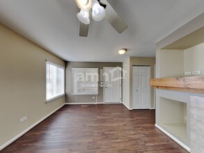 2462 Mayfield Ct in Montgomery, IL - Building Photo - Building Photo