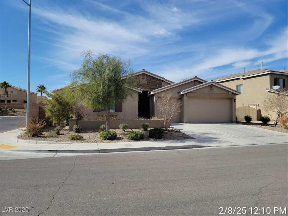 705 Sunrise Cliffs St in Henderson, NV - Building Photo