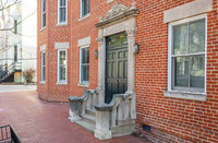 1301 33rd St NW in Washington, DC - Foto de edificio - Building Photo