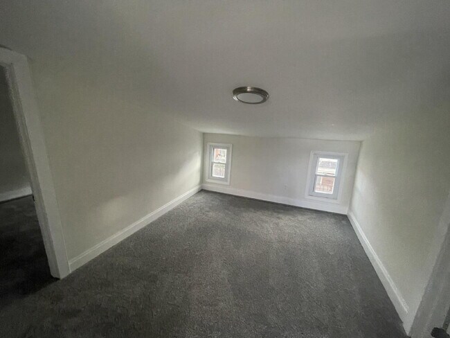 2350 Logan St in Harrisburg, PA - Building Photo - Building Photo