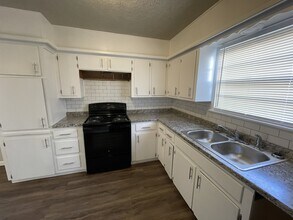 606 Bangor Ave in Lubbock, TX - Building Photo - Building Photo