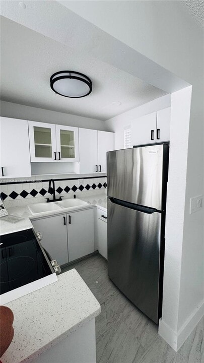 2385 NW 11th St in Miami, FL - Building Photo