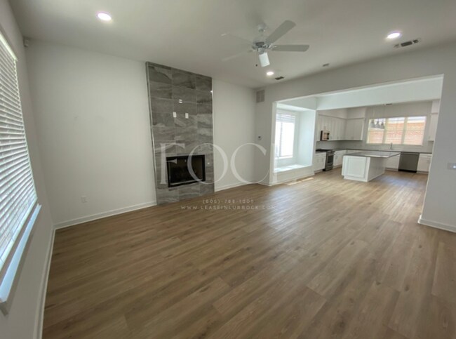 12118 Savannah Ave in Lubbock, TX - Foto de edificio - Building Photo