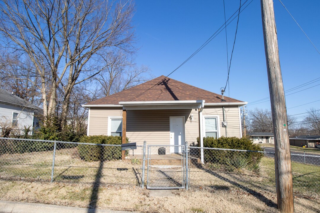 1913 Gordon St in Columbia, MO - Building Photo