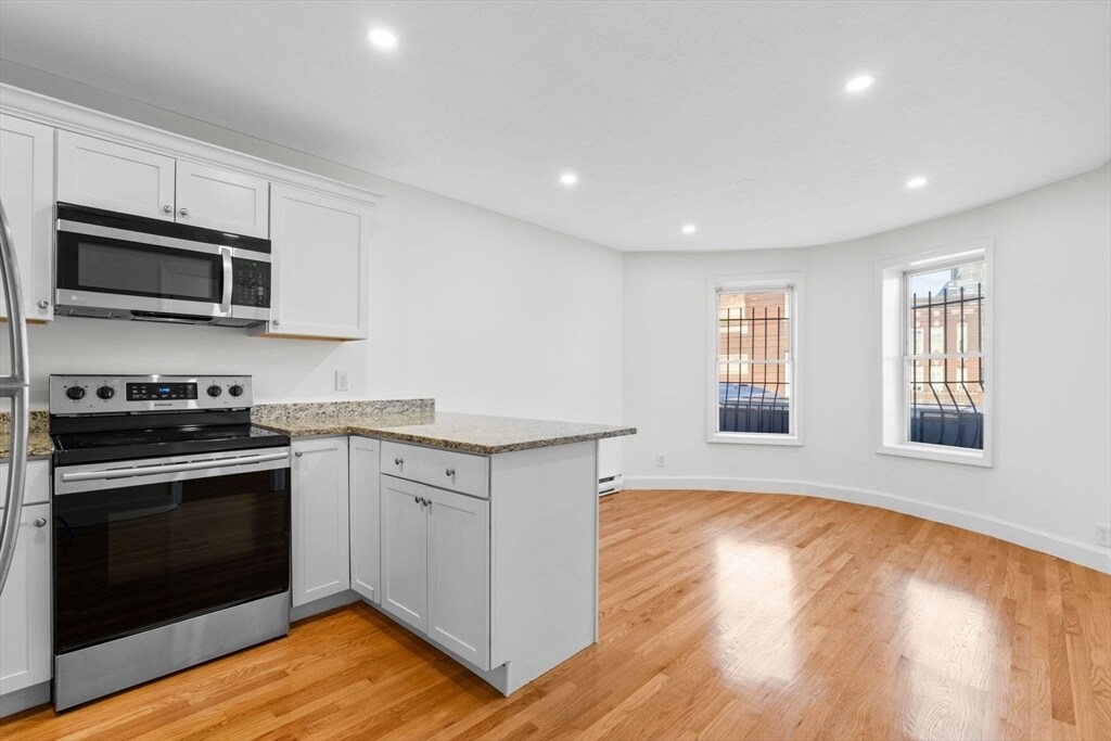 754 Huntington Ave, Unit 3 in Boston, MA - Building Photo